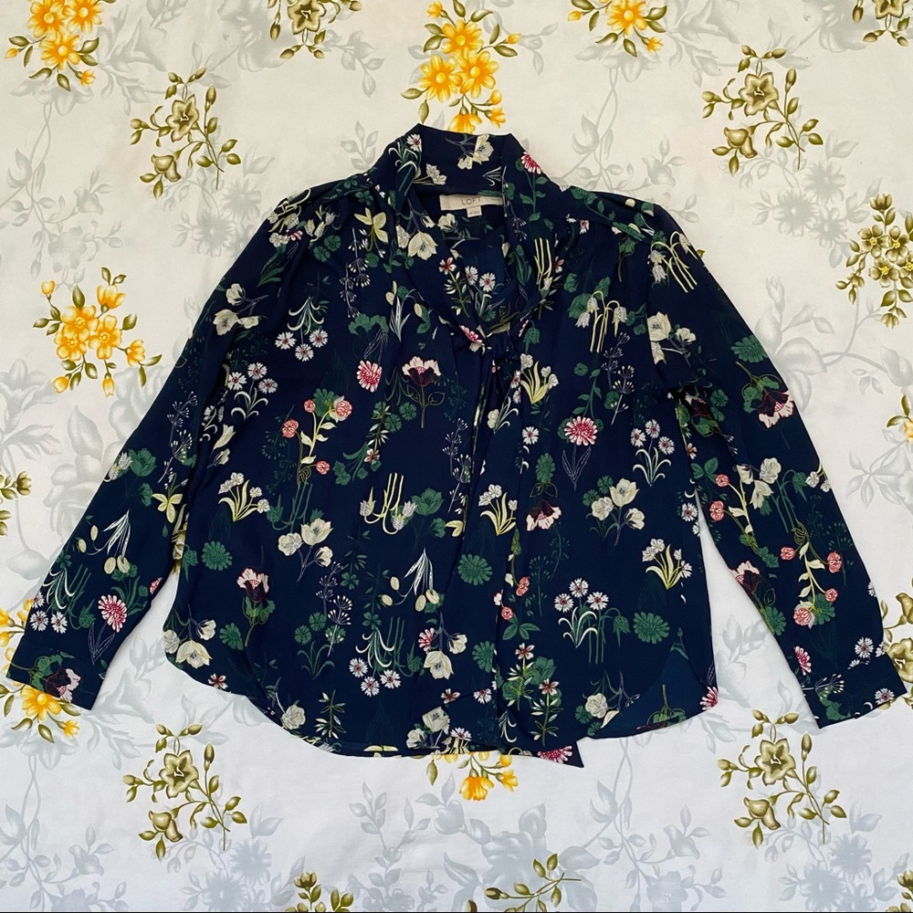 Loft Size MP Navy Floral Front Tie Blouse